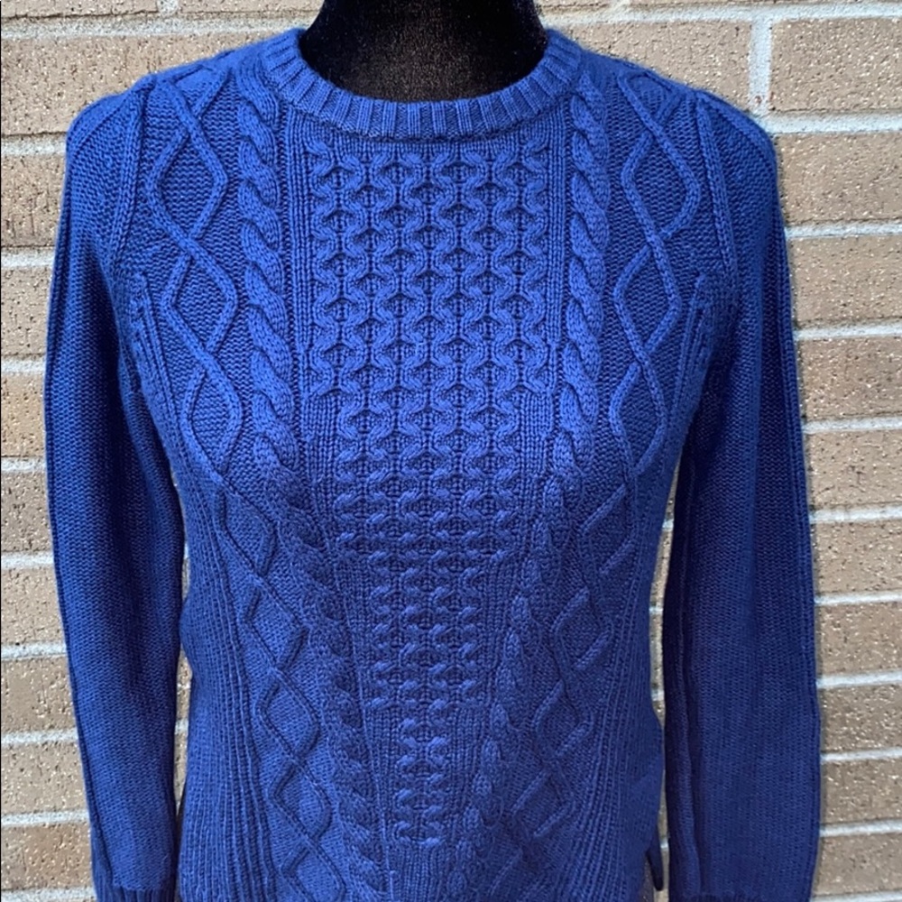 Banana Republic Women’s Sweater 🍂 - Picture 2 of 3